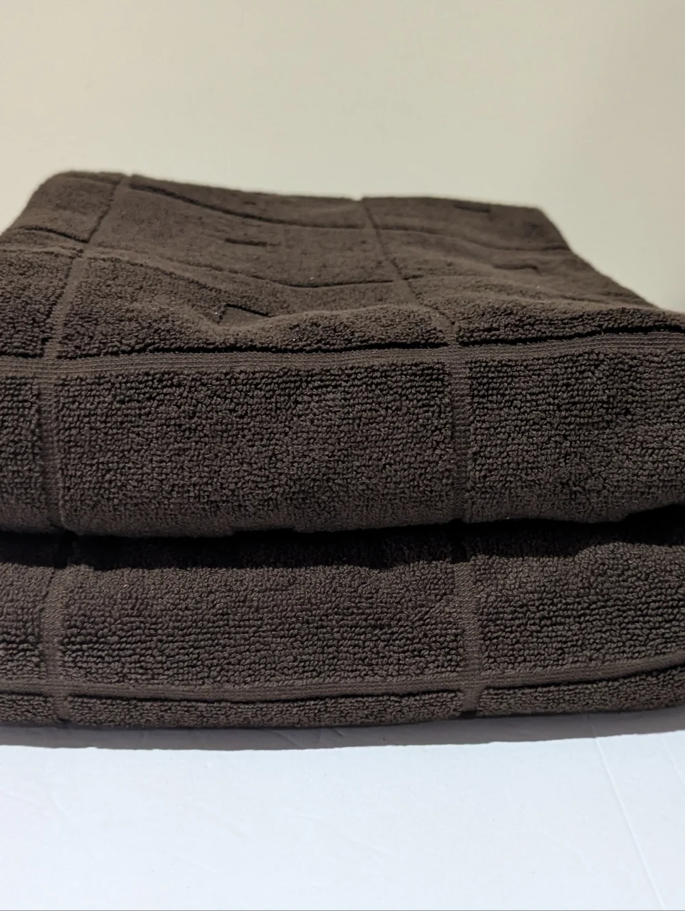 NEW Studio JCPenney Home Collection, Plush Dark Brown Grid Bath Towel.Lot Of Two